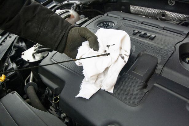 Engine oil tips and advice Oil dip stick